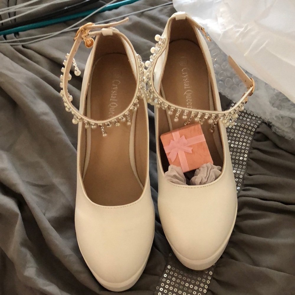 Brand new white pearl wedges